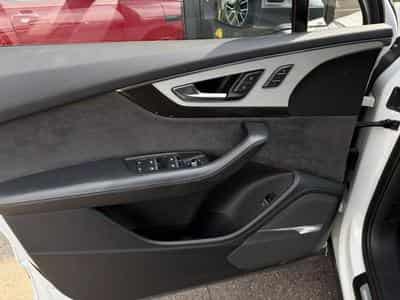 Audi SQ7 4.0d (2018) - Photo 13