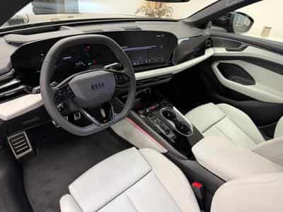 Audi A6 Avant e-hybrid quattro 367 CV / 270 KW S tronic (2025) - Foto 4