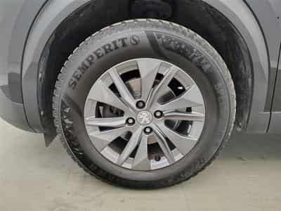 Peugeot 2008 1.2 PureTech Active Pack EAT8/NAVI/JA/PDC (2022) - Photo 5