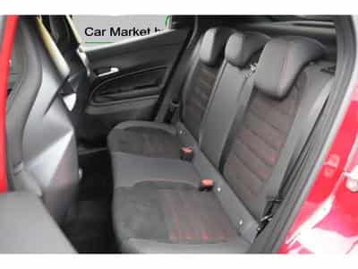 Alfa-Romeo Junior Ibrida 1.2 VGT Q4 (2025) - Photo 10