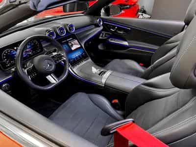 Mercedes CLE 200 Cabriolet / AMG / KEYLESS / BURMESTER / ACC (2025) - Photo 11