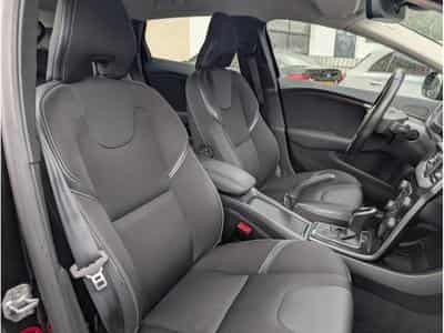 Volvo V40 D3 150 CH BOITE AUTOMATIQUE (2018) - Photo 11