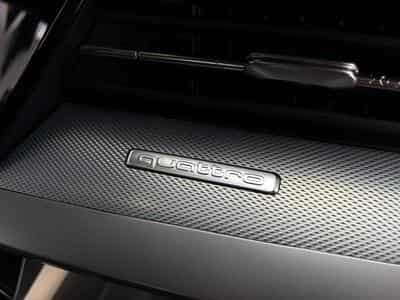 Audi S3 Sportback QUATTRO Sièges chauffants/ Apple Carplay/ Digital (2024) - Photo 10