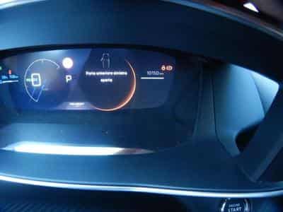 Peugeot E-2008 GT (2025) - Photo 8