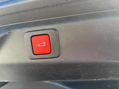 Peugeot 3008 1.2 HYBRID 145 GT E-DCS6 (2025) - Photo 11