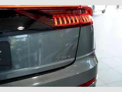 Audi Q8 50 TDI q. S line *2.H *22 *Schale *Pano *B&O (2019) - Foto 13