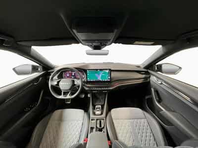 Skoda Octavia Sportline+DSG+360+Light&View-Premium+Navi (2025) - Photo 2