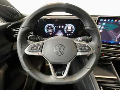 VW Tiguan R-Line+DSG+Harman+Black-Style+Pano+P.Assistance (2024) - Foto 10