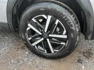 Peugeot 2008 1.2 HYBRID 145 STYLE E-DCS6 (2025) - Photo 9