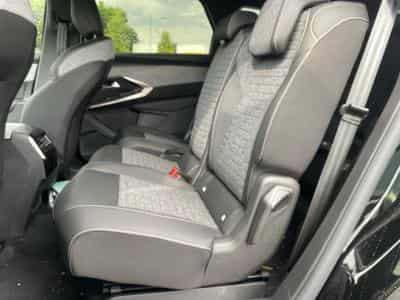 Peugeot 5008 HYBRID 145 ALLURE E-DCS6 (2025) - Photo 12