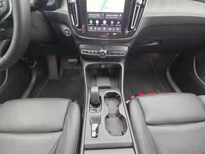 Volvo XC40 B3 Core 2026 / Essence (2025) - Photo 11