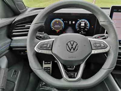 VW Passat 2.0 TDI 193 DSG 4 Motion R-Line (2026) - Photo 5