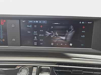 Peugeot 3008 1.2 Hybrid 145 E-DSC6 Allure (2025) - Photo 11