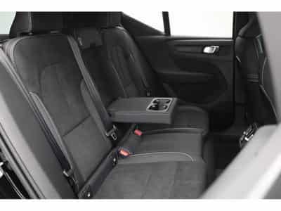 Volvo XC40 2.0 B4 MHD 197 Black Edition (2026) - Photo 8