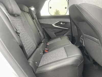 Peugeot 3008 1.2 HYBRID 145 ALLURE E-DCS6 (2025) - Photo 13