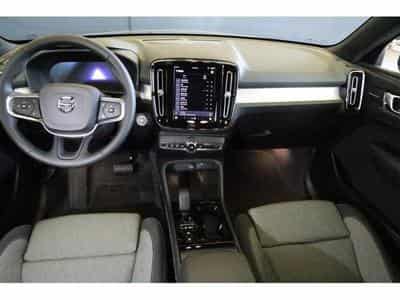 Volvo XC40 Plus (2025) - Foto 2