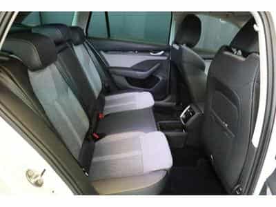 Skoda Octavia Selection (2025) - Foto 11