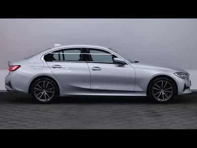 BMW 318 i limousine Advantage Steptronic (2021) - Foto 4