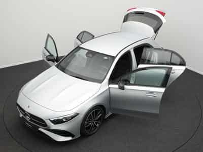 Mercedes A 200 d Multi+Kamera+Distr+Night+19" (2025) - Photo 12