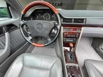 Mercedes E 320 AMG Line - W124 (1995) - Photo 6