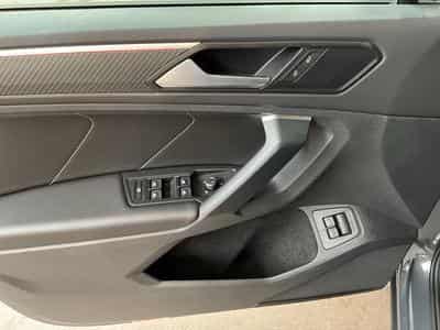 VW Tiguan R-Line+DSG+PHEV+Black-Style+Pano+AHK+RearView (2023) - Foto 14