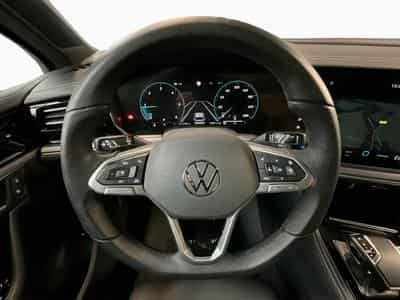 VW Touareg R-Line+V6+TDI+4M+IQ-Drive+P.Travel+Pano+Stand-H.+Luft. (2025) - Foto 10