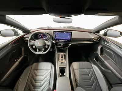 Cupra Leon ST+VZ+PHEV+DSG+Pure-Perf.+Prog.-Design+Int.-Drive+AHK (2025) - Foto 2