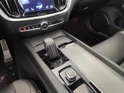 Volvo S60 2.0 B3 MHE R-Design Geartronic NAVI / PANO/ H-KARDON / JA 19 (2022) - Photo 13