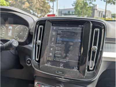 Volvo XC40 D3 MOMENTUM AUTOMATIQUE 2.0D 150 (2019) - Photo 13