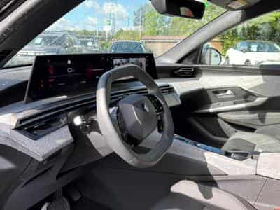 Peugeot 3008 1.2 HYBRID 145 ALLURE E-DCS6 (2025) - Photo 11