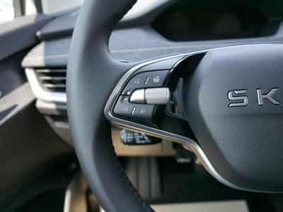 Skoda Elroq 60*ACC*PDC*LED*SHZ*KAMERA*TEMPOMAT*KLIMA*SMARTLINK*EL-HECKKL (2026) - Photo 13