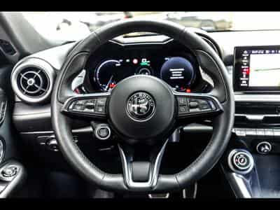 Alfa-Romeo Tonale VELOCE 1.5 MILD-HYBRID TCT – ROSSO ALFA (2023) - Photo 12