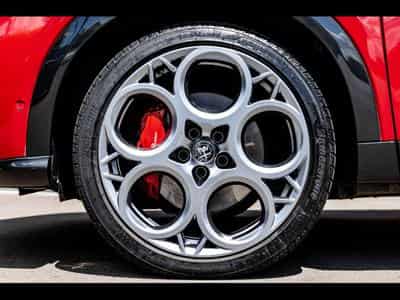 Alfa-Romeo Tonale VELOCE 1.5 MILD-HYBRID TCT – ROSSO ALFA (2023) - Photo 8