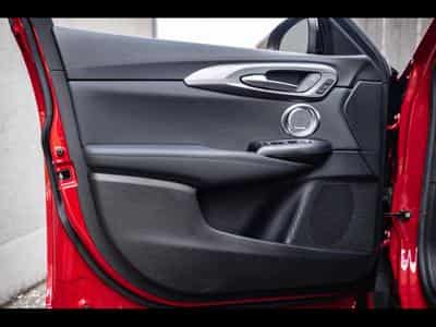 Alfa-Romeo Tonale VELOCE 1.5 MILD-HYBRID TCT – ROSSO ALFA (2023) - Photo 9
