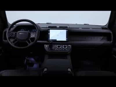 Land-Rover Defender 110 D250 xDynamic SE (2025) - Photo 15