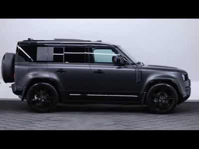 Land-Rover Defender 110 D250 xDynamic SE (2025) - Photo 4