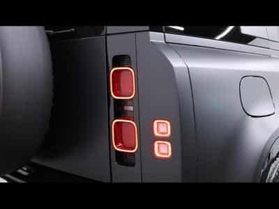 Land-Rover Defender 110 D250 xDynamic SE (2025) - Photo 9
