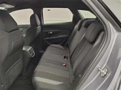 Peugeot 3008 1.2 PureTech 130cv EAT8 Active Pack NAVI / FULL LED / CAMERA (2023) - Photo 13