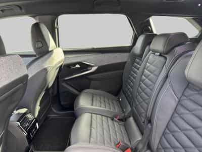 Peugeot 5008 First Edition GT Plug-in Hybrid 195 e-DCS7 (2025) - Foto 13
