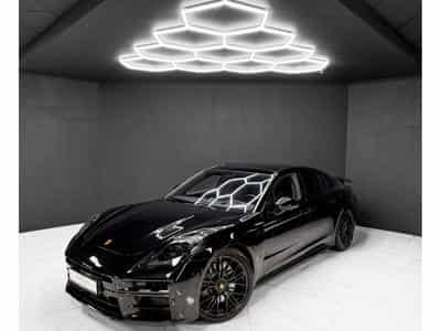 Porsche Panamera 4.0 V8 GTS / 5 SEATS / FULL (2025) - Photo 1