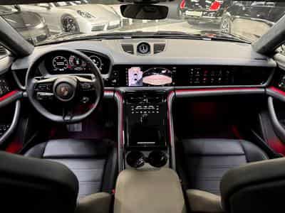 Porsche Panamera 4.0 V8 GTS / 5 SEATS / FULL (2025) - Photo 11