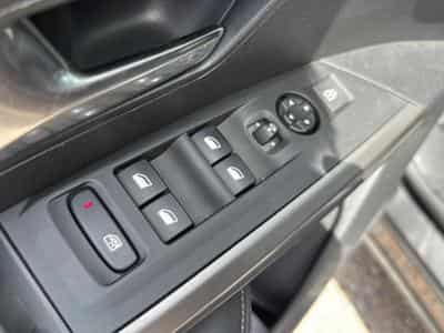 Peugeot 3008 1.2 HYBRID 145 ALLURE E-DCS6 (2025) - Photo 14