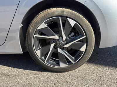 Peugeot 308 1.5 BLUEHDI 130 ALLURE EAT8 (2025) - Photo 11
