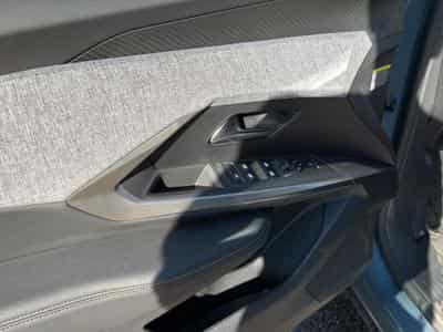 Peugeot 3008 1.2 HYBRID 145 ALLURE E-DCS6 (2025) - Photo 9