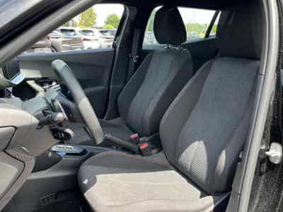 Peugeot 2008 1.2 HYBRID 145 STYLE E-DCS6 (2025) - Photo 11