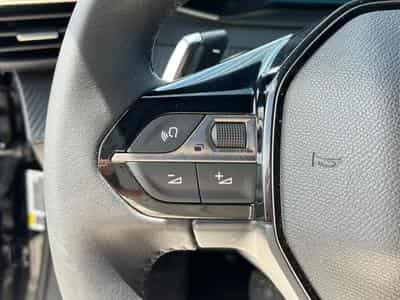 Peugeot 2008 1.2 HYBRID 145 STYLE E-DCS6 (2025) - Photo 15