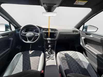 VW Tiguan Tiguan R-Line 4Motion, AHK, DCC, Stnd.-Hzg., 19" (2021) - Foto 11