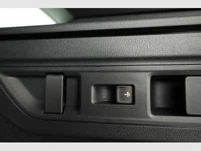 VW Passat Variant 2.0 TDI 142 kW 4Motion R-Line (2026) - Photo 13
