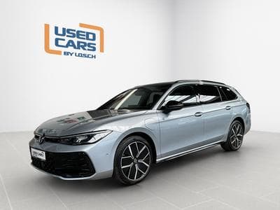VW Passat R-Line+DSG+PHEV+IQ-Drive+Pano+AHK (2025) - Foto 1