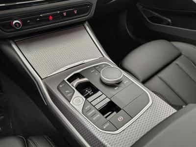 BMW 318 318iA OPF PACK M (2024) - Photo 12